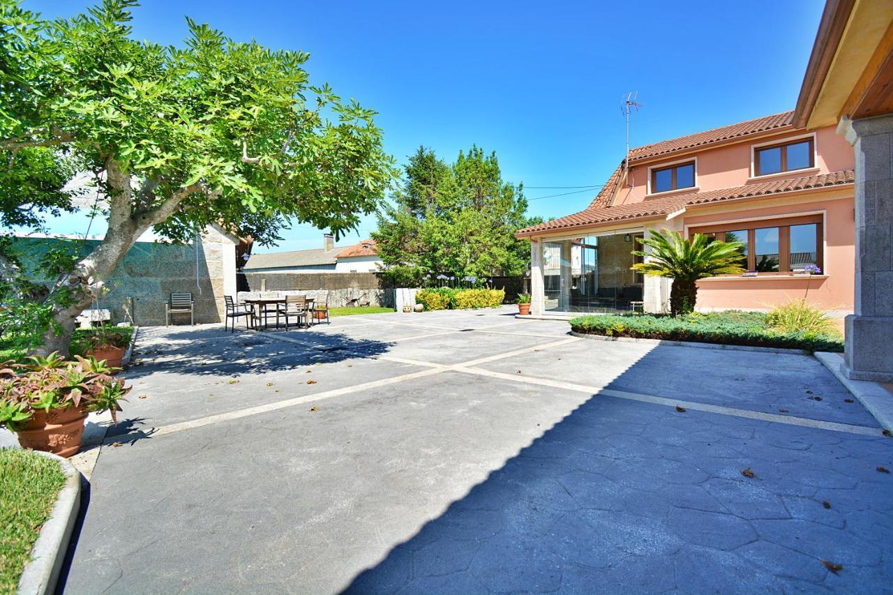 Galihost - Casa Con Precioso Jardin En Vilanova De Arousa Екстериор снимка