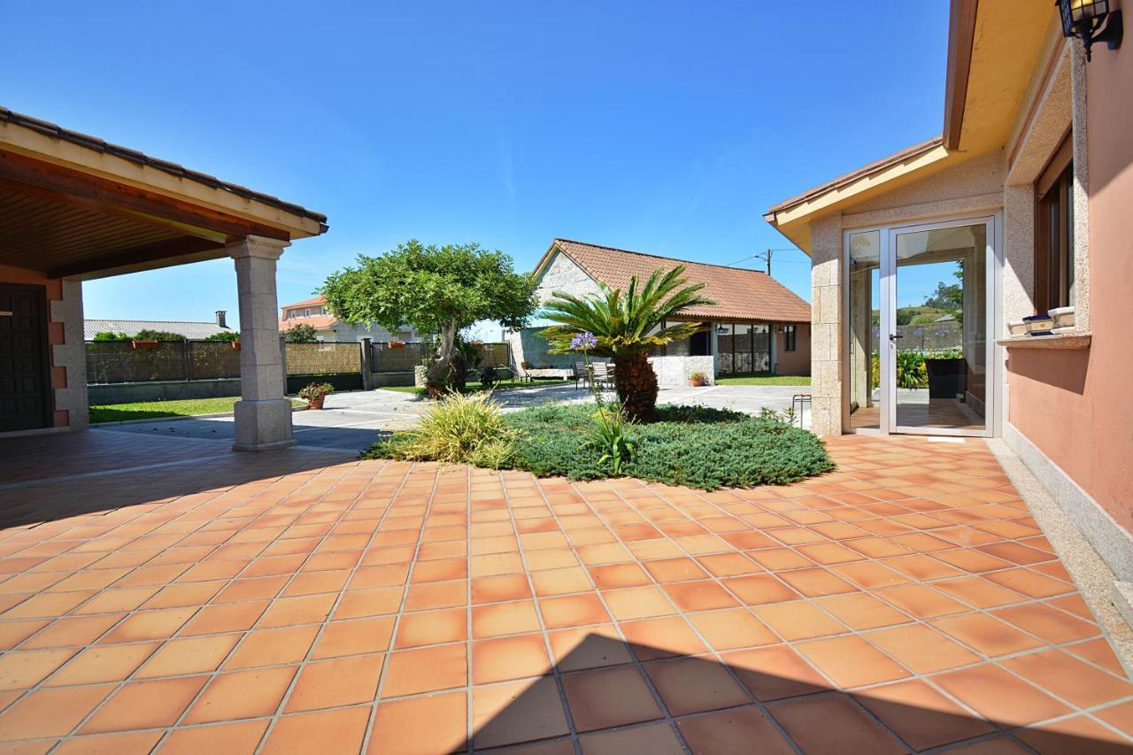 Galihost - Casa Con Precioso Jardin En Vilanova De Arousa Екстериор снимка
